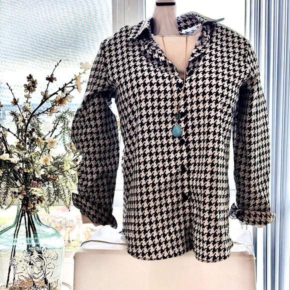 Button up shirt - Picture 1 of 1